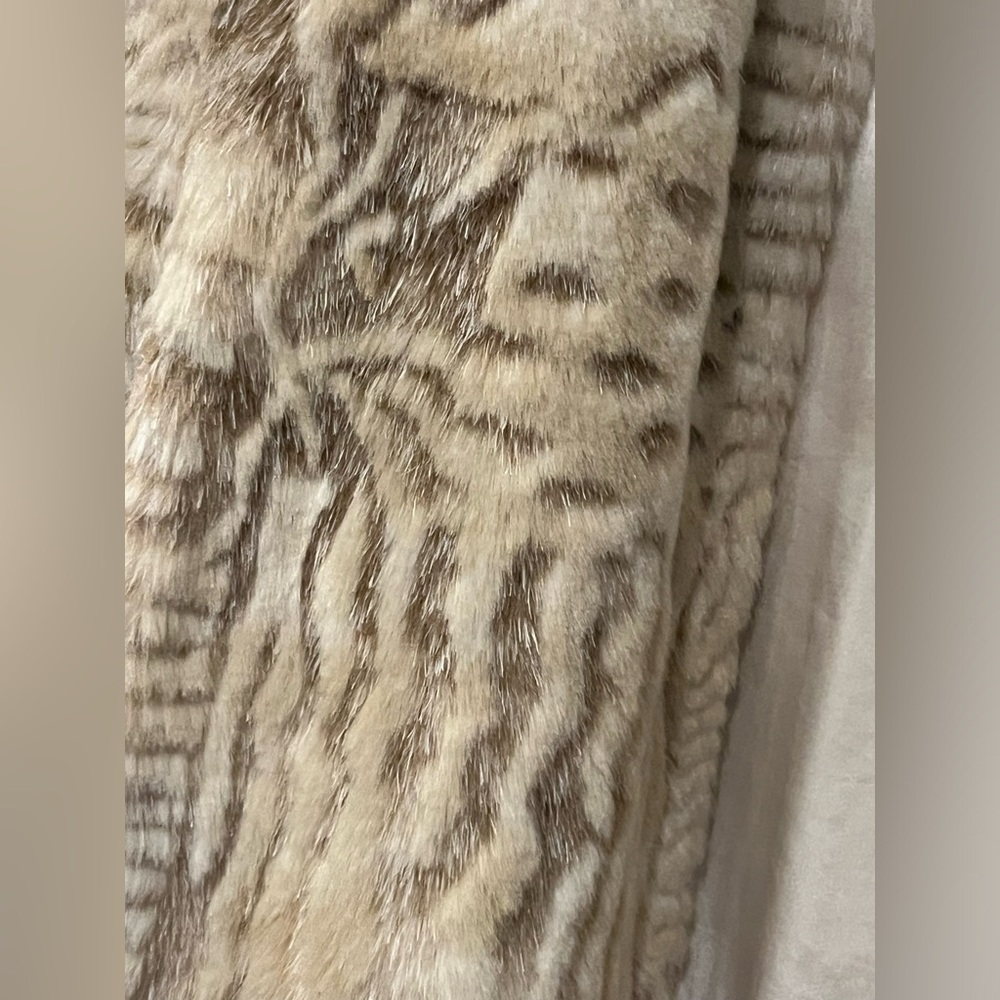 Kristin Blake faux fur coat - Picture 4 of 8